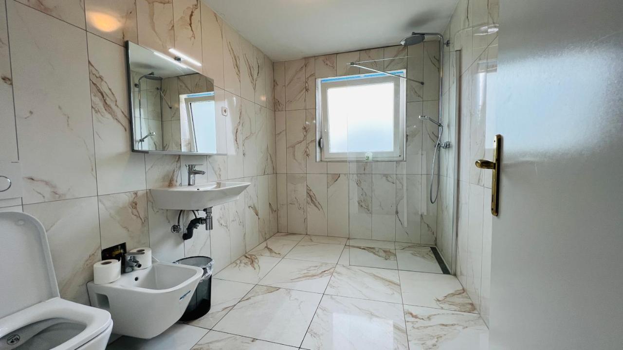 Emona Guesthouse Любляна Екстер'єр фото